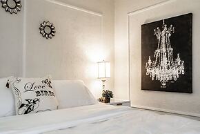 Glamorous Green Beauty in the Heart of University District 15min to Do