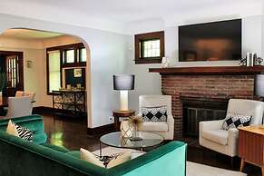 Glamorous Green Beauty in the Heart of University District 15min to Do