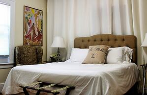 Glamorous Green Beauty in the Heart of University District 15min to Do