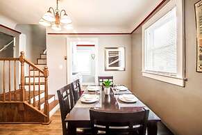 Automaniac Spot in the Heart of Pontiac 3 Beds 2 Baths