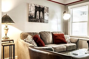 Automaniac Spot in the Heart of Pontiac 3 Beds 2 Baths