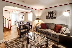 Automaniac Spot in the Heart of Pontiac 3 Beds 2 Baths