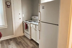 Automaniac Spot in the Heart of Pontiac 3 Beds 2 Baths