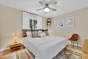 Designer Coastal Paradise w Pool - Steps to Beach