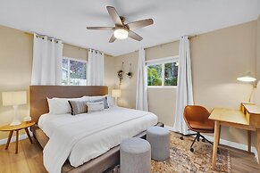 Designer Coastal Paradise w Pool - Steps to Beach