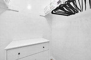 Designer Coastal Paradise w Pool - Steps to Beach