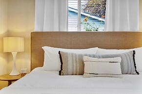 Designer Coastal Paradise w Pool - Steps to Beach