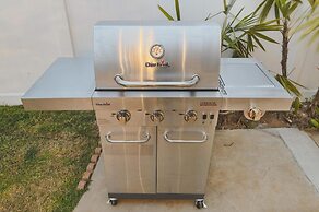 Designer Coastal Paradise w Pool - Steps to Beach