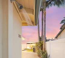 Designer Coastal Paradise w Pool - Steps to Beach