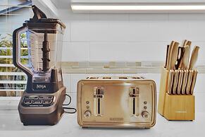 Designer Coastal Paradise w Pool - Steps to Beach