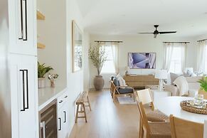 Mediterranean Modern Steps to Beach Dining w Spa