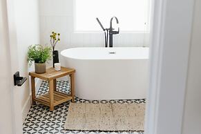 Mediterranean Modern Steps to Beach Dining w Spa