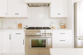 Mediterranean Modern Steps to Beach Dining w Spa