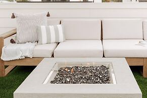 Mediterranean Modern Steps to Beach Dining w Spa