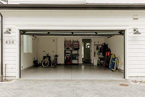 Mediterranean Modern Steps to Beach Dining w Spa