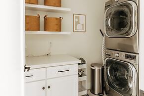 Mediterranean Modern Steps to Beach Dining w Spa