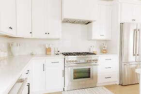 Mediterranean Modern Steps to Beach Dining w Spa