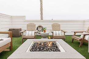 Mediterranean Modern Steps to Beach Dining w Spa