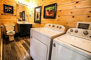 Skyline Splendor Luxe Retreat With Breathtaking Views Over Downtown Ga