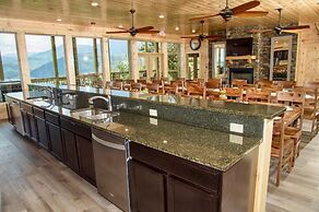 Skyline Splendor Luxe Retreat With Breathtaking Views Over Downtown Ga