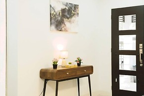 3bd Lux City Oasis LAS Pinas