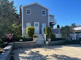 All New Beautiful Priscilla Beach House Ocean View