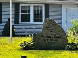 All New Beautiful Priscilla Beach House Ocean View