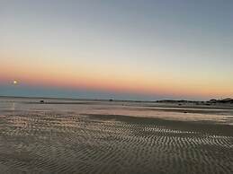 All New Beautiful Priscilla Beach House Ocean View