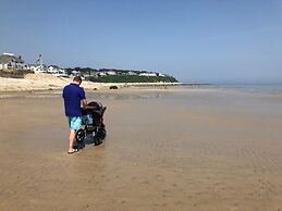 All New Beautiful Priscilla Beach House Ocean View