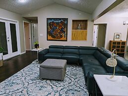 1303 Colony Dr Marietta - Full Home