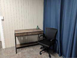 1303 Colony Dr Marietta - Full Home