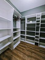 1303 Colony Dr Marietta - Full Home