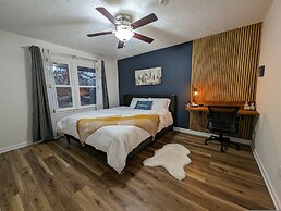 1303 Colony Dr Marietta - Full Home