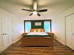 1303 Colony Dr Marietta - Full Home