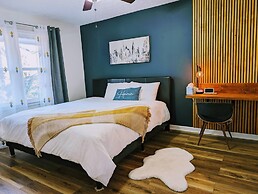 1303 Colony Dr Marietta - Full Home