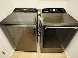 Autin - Family & Groups - Modern Lux