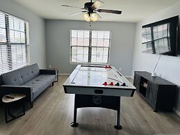 Autin - Family & Groups - Modern Lux