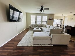 Autin - Family & Groups - Modern Lux