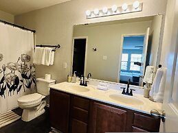 Autin - Family & Groups - Modern Lux