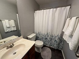 Autin - Family & Groups - Modern Lux