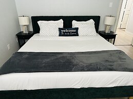 Autin - Family & Groups - Modern Lux