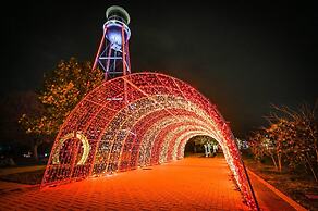 Autin - Family & Groups - Modern Lux