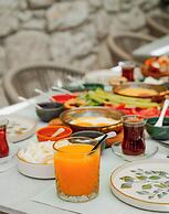 The Comelly Alaçatı