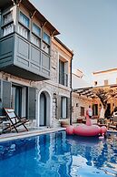 The Comelly Alaçatı