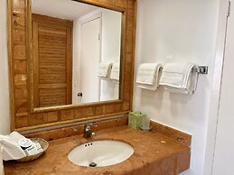 Vacation getaway with beach access