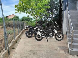 Tsikaris Boutique Guesthouse