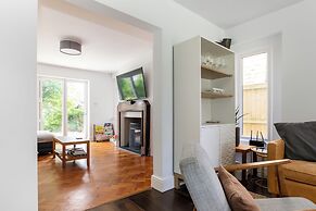 Stunning 5 Bed in the Centre of Bourton