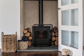 Stunning 5 Bed in the Centre of Bourton