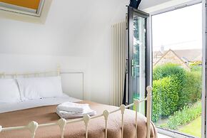 Stunning 5 Bed in the Centre of Bourton