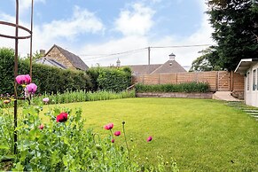Stunning 5 Bed in the Centre of Bourton